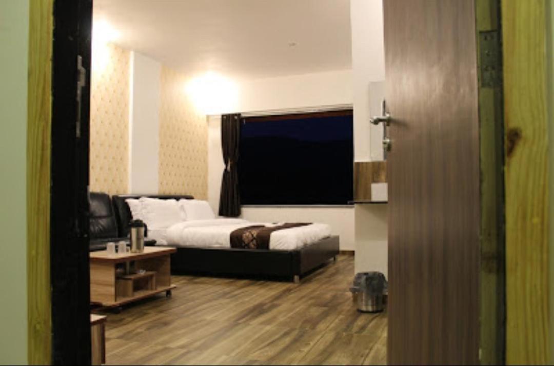 Hotel Strawberry Hills Saputara Zewnętrze zdjęcie